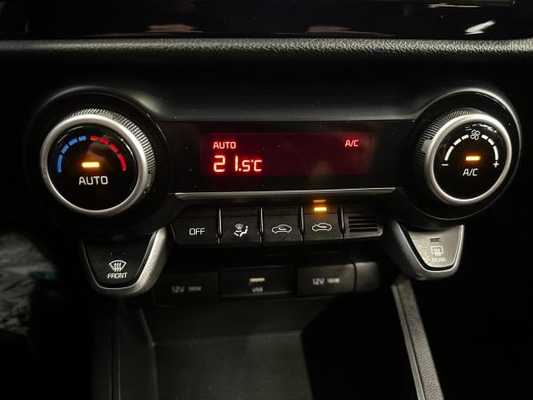 Kia Rio IV Рестайлинг с пробегом 2020 года, цена 1 620 000 рублей, 60335 км, седан, Автокод Объявления