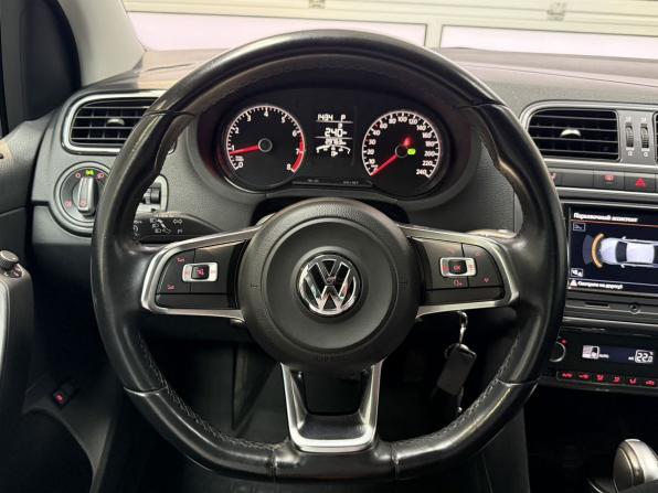 Volkswagen Polo V Рестайлинг с пробегом 2019 года, цена 1 630 000 рублей, 29763 км, седан, Автокод Объявления