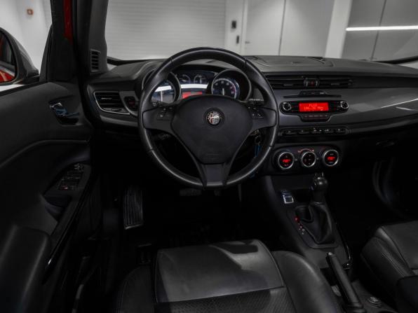 Alfa Romeo Giulietta III с пробегом 2013 года, цена 995 000 рублей, 146225 км, хэтчбек, Автокод Объявления