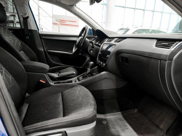 Skoda Octavia III (A7) Рестайлинг с пробегом 2019 года, цена 1 450 000 рублей, 220000 км, лифтбек, Автокод Объявления