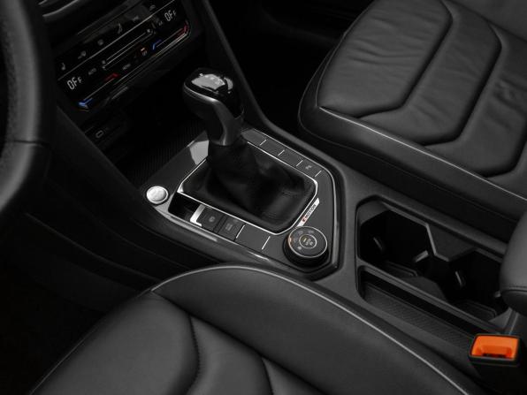Volkswagen Tiguan II Рестайлинг с пробегом 2021 года, цена 3 550 000 рублей, 37816 км, внедорожник, Автокод Объявления