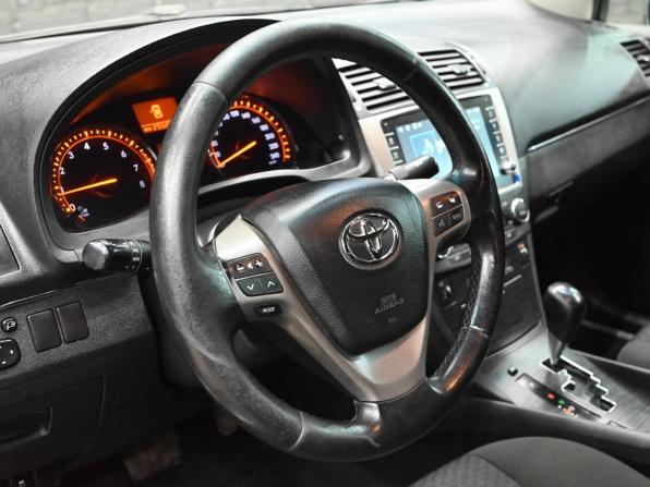 Toyota Avensis III с пробегом 2009 года, цена 995 000 рублей, 293205 км, седан, Автокод Объявления
