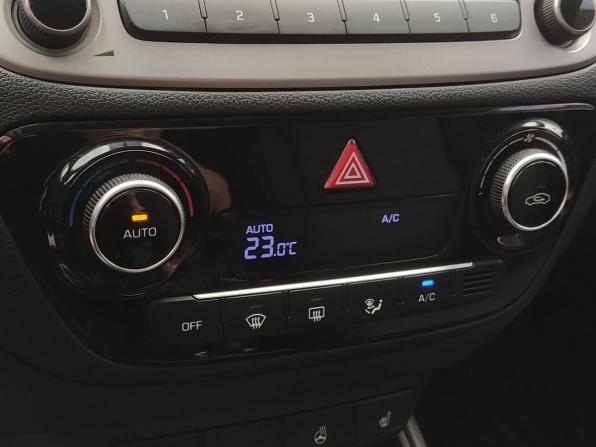 Hyundai Solaris II с пробегом 2019 года, цена 1 099 000 рублей, 197000 км, седан, Автокод Объявления