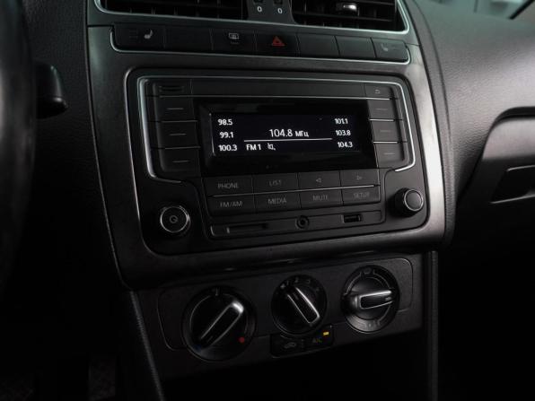 Volkswagen Polo V Рестайлинг с пробегом 2019 года, цена 1 299 000 рублей, 139246 км, седан, Автокод Объявления