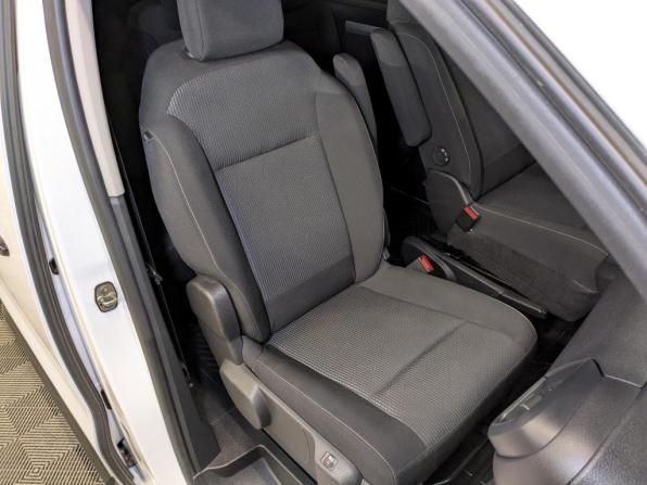 Peugeot Traveller I с пробегом 2019 года, цена 2 950 000 рублей, 72906 км, минивэн, Автокод Объявления