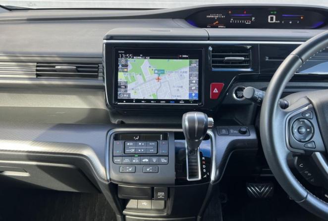 Honda Stepwgn V Рестайлинг с пробегом 2019 года, цена 2 620 000 рублей, 49845 км, минивэн, Автокод Объявления