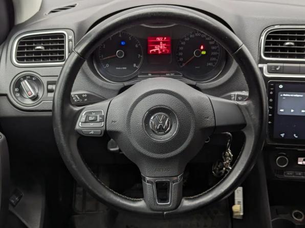 Volkswagen Polo V с пробегом 2014 года, цена 850 000 рублей, 160100 км, седан, Автокод Объявления