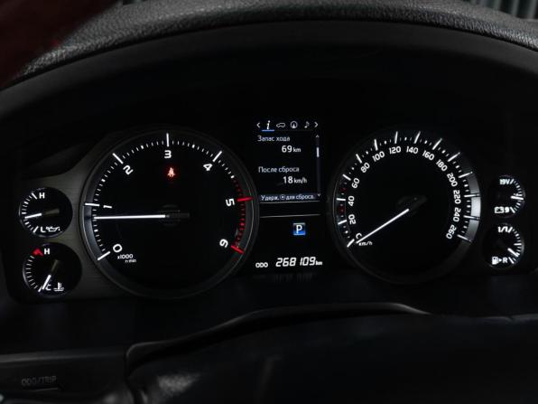 Toyota Land Cruiser 200 Series Рестайлинг 2 с пробегом 2015 года, цена 5 399 000 рублей, 268109 км, внедорожник, Автокод Объявления