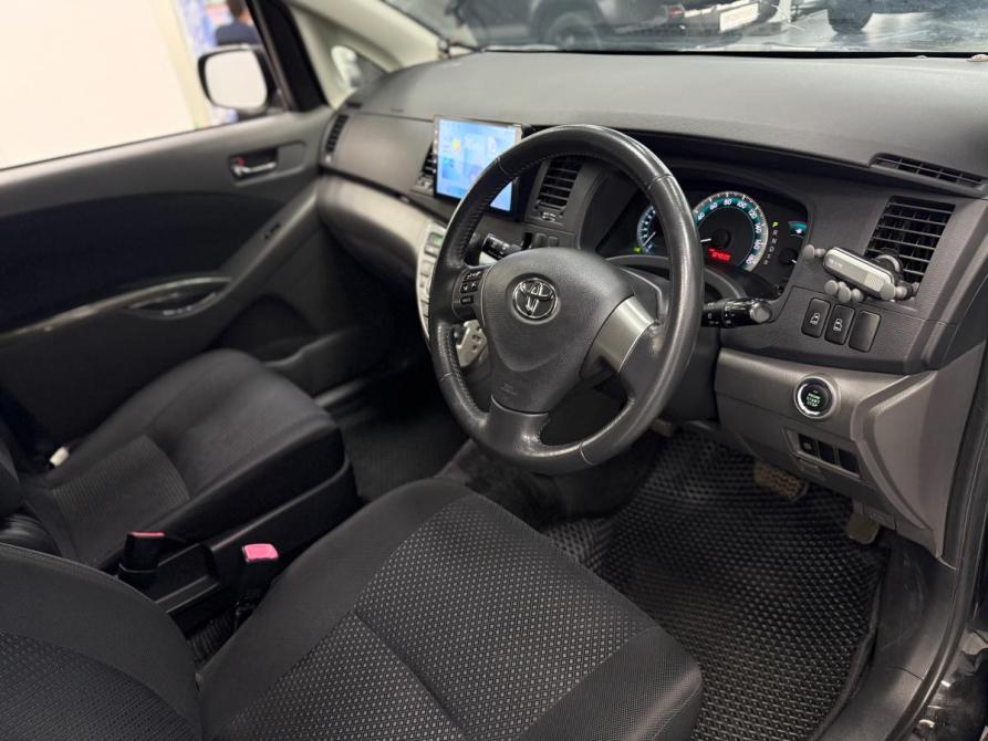 Toyota ISis I Рестайлинг Казань  - изображение 8