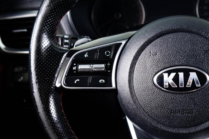 Kia Optima IV с пробегом 2018 года, цена 1 959 000 рублей, 220000 км, седан, Автокод Объявления