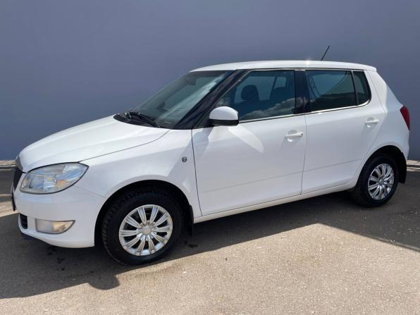 Skoda Fabia II Рестайлинг с пробегом 2013 года, цена 909 000 рублей, 179999 км, хэтчбек, Автокод Объявления