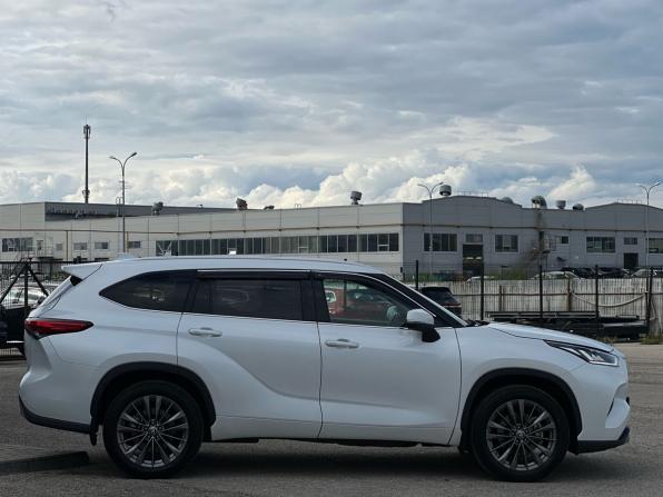 Toyota Highlander IV (XU70) с пробегом 2025 года, цена 4 749 000 рублей, 28300 км, внедорожник, Автокод Объявления