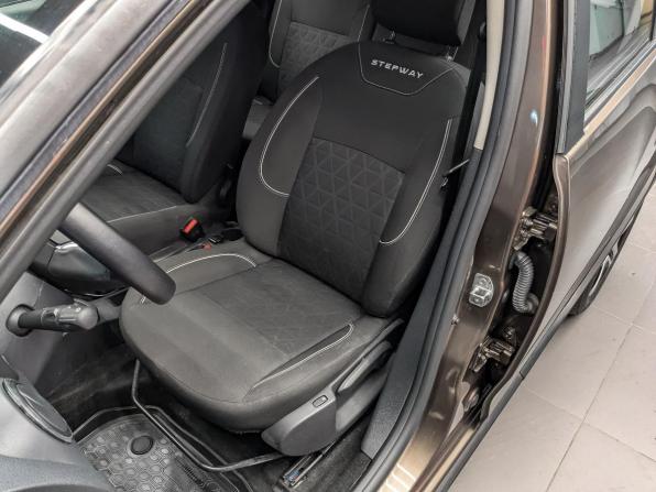 Renault Sandero II Рестайлинг с пробегом 2019 года, цена 1 250 000 рублей, 67669 км, хэтчбек, Автокод Объявления