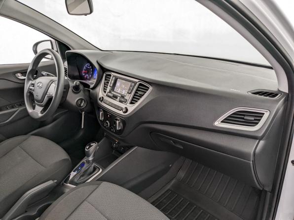 Hyundai Solaris II Рестайлинг с пробегом 2022 года, цена 1 570 000 рублей, 53090 км, седан, Автокод Объявления