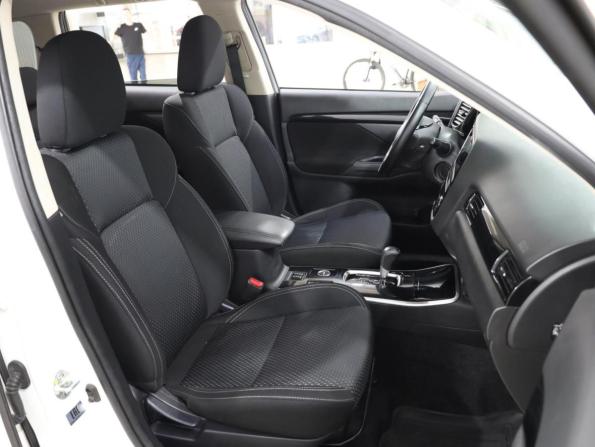 Mitsubishi Outlander III Рестайлинг 3 с пробегом 2019 года, цена 1 900 000 рублей, 244905 км, внедорожник, Автокод Объявления