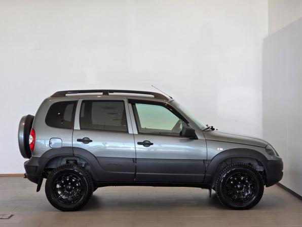 Chevrolet Niva I Рестайлинг с пробегом 2019 года, цена 880 000 рублей, 80240 км, внедорожник, Автокод Объявления