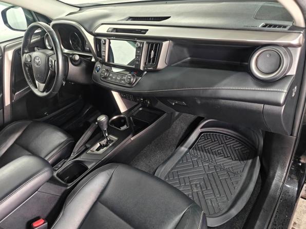 Toyota RAV4 IV (XA40) Рестайлинг с пробегом 2018 года, цена 2 895 000 рублей, 116684 км, внедорожник, Автокод Объявления