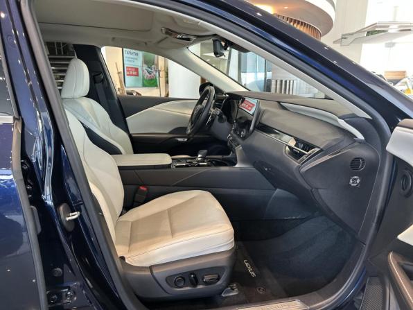 Lexus RX V с пробегом 2023 года, цена 9 587 220 рублей, 4551 км, внедорожник, Автокод Объявления