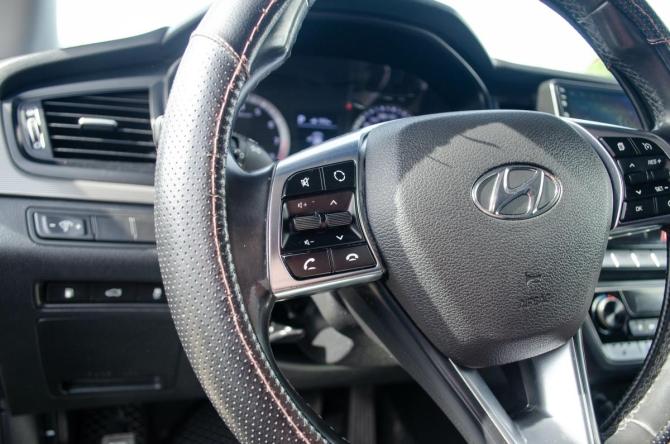Hyundai Sonata VII (LF) Рестайлинг с пробегом 2017 года, цена 1 450 000 рублей, 180000 км, седан, Автокод Объявления