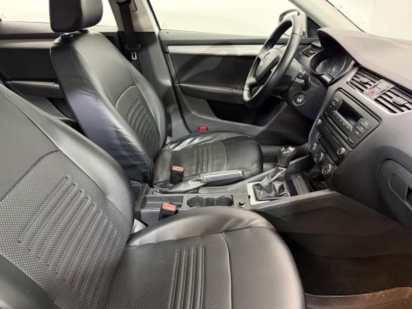 Skoda Octavia III (A7) с пробегом 2013 года, цена 985 000 рублей, 251606 км, лифтбек, Автокод Объявления