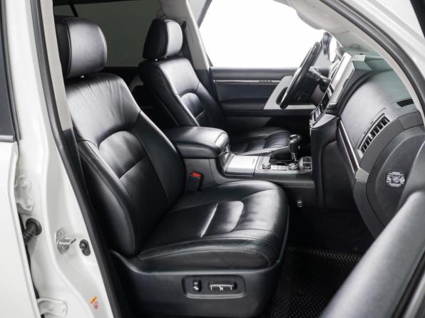 Toyota Land Cruiser 200 Series Рестайлинг 2 с пробегом 2016 года, цена 5 399 000 рублей, 193033 км, внедорожник, Автокод Объявления