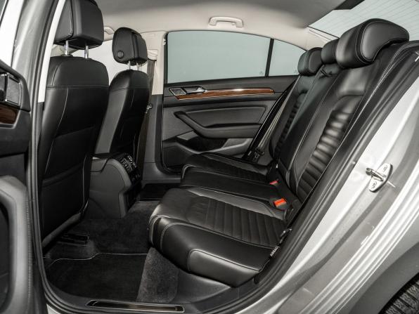 Volkswagen Passat B8 с пробегом 2015 года, цена 1 800 000 рублей, 50939 км, седан, Автокод Объявления