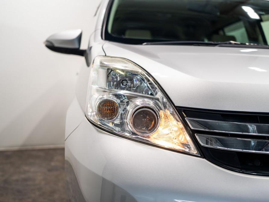 Toyota ISis I Рестайлинг Чита  - изображение 17