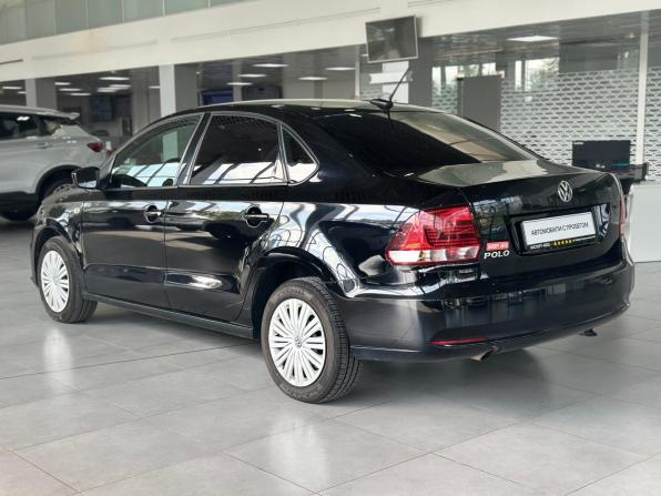 Volkswagen Polo V Рестайлинг с пробегом 2018 года, цена 995 000 рублей, 115000 км, седан, Автокод Объявления