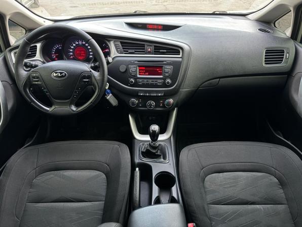 Kia Ceed II Рестайлинг с пробегом 2015 года, цена 1 050 000 рублей, 160137 км, хэтчбек, Автокод Объявления