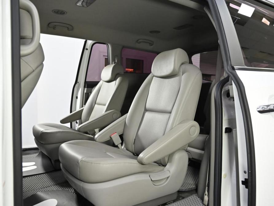 Kia Carnival III Москва  - изображение 15