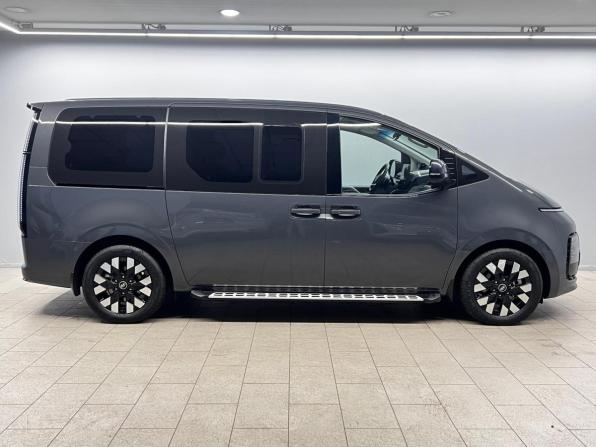 Hyundai Staria I с пробегом 2025 года, цена 6 149 000 рублей, 17571 км, минивэн, Автокод Объявления