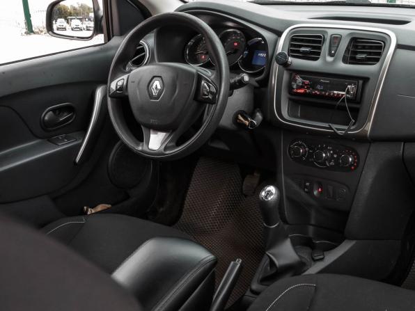 Renault Sandero II с пробегом 2017 года, цена 920 000 рублей, 149208 км, хэтчбек, Автокод Объявления