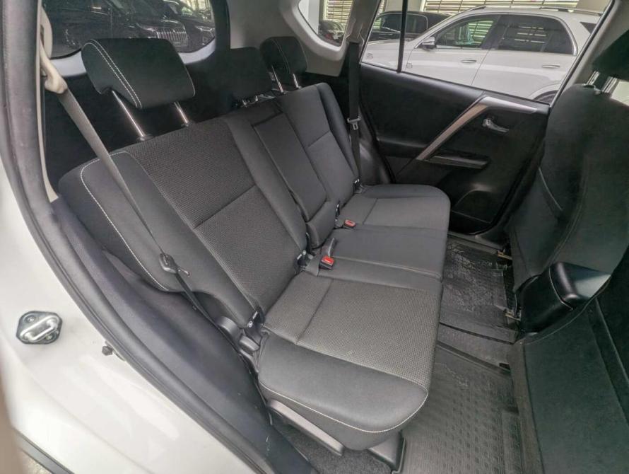 Toyota RAV4 IV (XA40) Рестайлинг Москва  - изображение 12