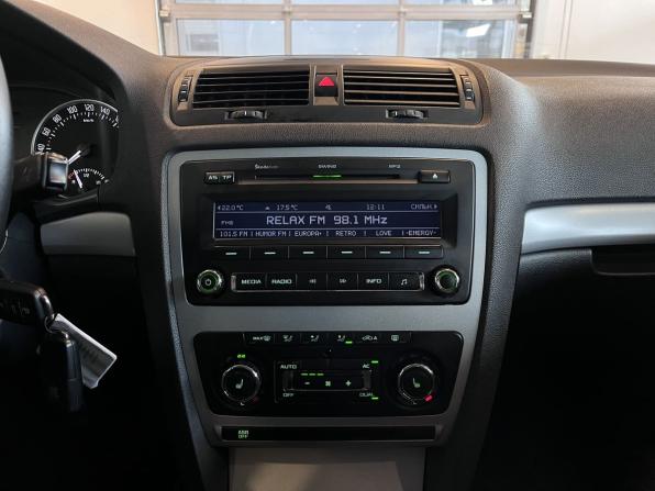 Skoda Octavia II (A5) Рестайлинг с пробегом 2013 года, цена 900 000 рублей, 185535 км, лифтбек, Автокод Объявления