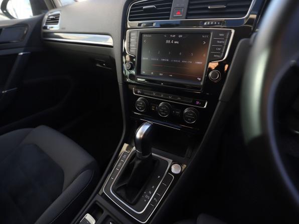 Volkswagen Golf VII с пробегом 2015 года, цена 1 320 000 рублей, 68095 км, универсал, Автокод Объявления