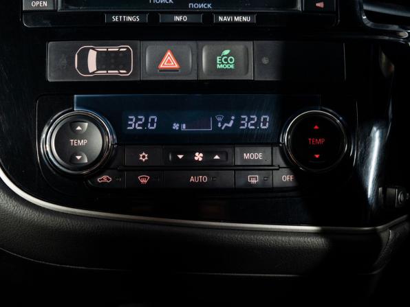 Mitsubishi Outlander III Рестайлинг с пробегом 2015 года, цена 1 849 500 рублей, 190736 км, внедорожник, Автокод Объявления