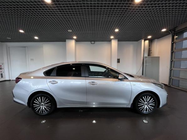 Kia Cerato IV с пробегом 2020 года, цена 1 875 000 рублей, 75322 км, седан, Автокод Объявления