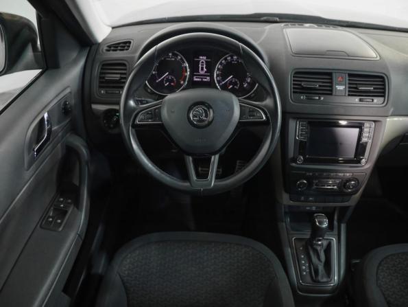 Skoda Yeti I Рестайлинг с пробегом 2015 года, цена 1 169 000 рублей, 208951 км, внедорожник, Автокод Объявления