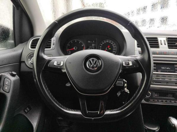 Volkswagen Polo V Рестайлинг с пробегом 2015 года, цена 915 000 рублей, 177115 км, седан, Автокод Объявления