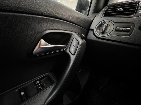 Volkswagen Polo V с пробегом 2014 года, цена 920 000 рублей, 136773 км, седан, Автокод Объявления