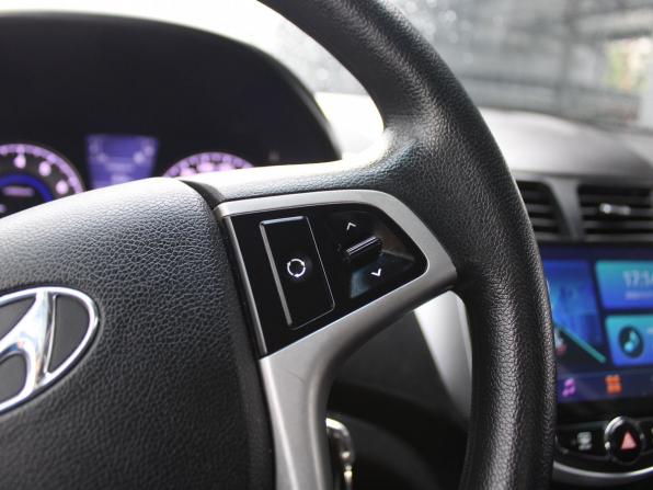 Hyundai Solaris I с пробегом 2014 года, цена 699 000 рублей, 73437 км, седан, Автокод Объявления