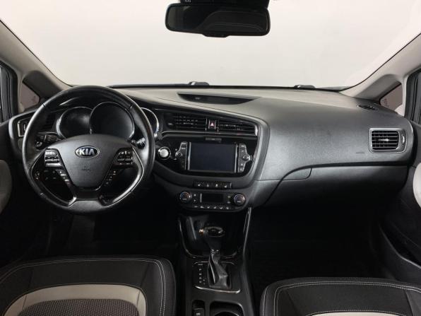 Kia Ceed II Рестайлинг с пробегом 2018 года, цена 1 368 000 рублей, 144690 км, хэтчбек, Автокод Объявления