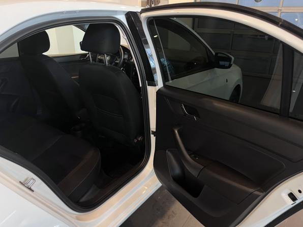 Skoda Rapid I с пробегом 2014 года, цена 495 000 рублей, 211030 км, лифтбек, Автокод Объявления