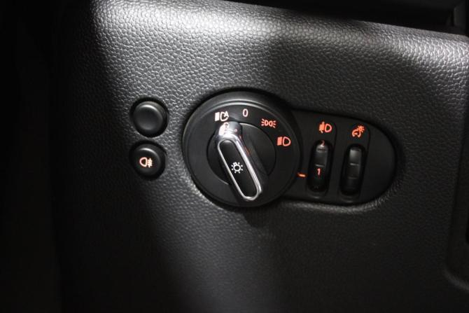 Mini Hatch III (F55/F56) Рестайлинг 2 с пробегом 2021 года, цена 2 249 000 рублей, 57265 км, хэтчбек, Автокод Объявления