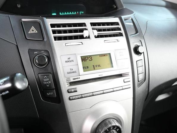 Toyota Yaris II с пробегом 2006 года, цена 599 000 рублей, 173811 км, хэтчбек, Автокод Объявления