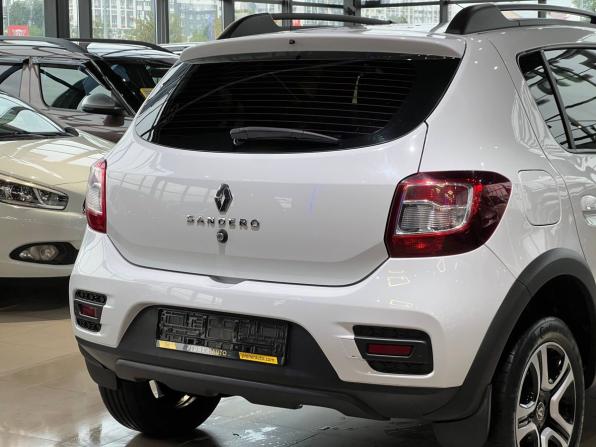 Renault Sandero II Рестайлинг с пробегом 2019 года, цена 1 320 000 рублей, 88000 км, хэтчбек, Автокод Объявления