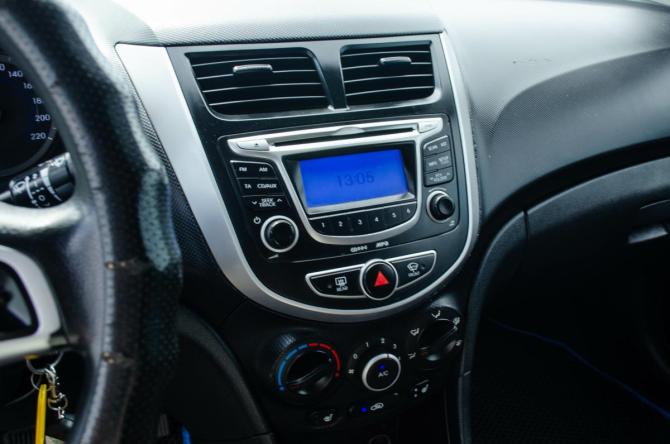 Hyundai Solaris I с пробегом 2012 года, цена 599 000 рублей, 270000 км, хэтчбек, Автокод Объявления