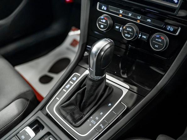 Volkswagen Golf VII с пробегом 2013 года, цена 1 257 000 рублей, 108650 км, хэтчбек, Автокод Объявления