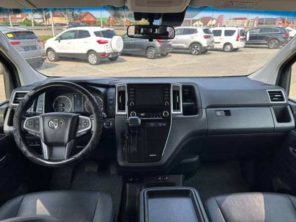 Toyota HiAce H300 с пробегом 2021 года, цена 7 400 000 рублей, 47475 км, минивэн, Автокод Объявления