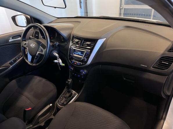 Hyundai Solaris I Рестайлинг с пробегом 2015 года, цена 1 100 000 рублей, 126726 км, седан, Автокод Объявления